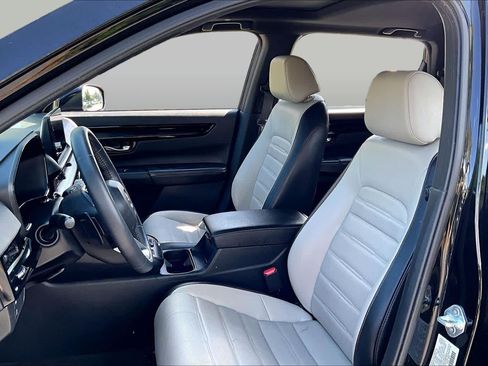 Used 2025 Honda CR-V Sport Touring image 8
