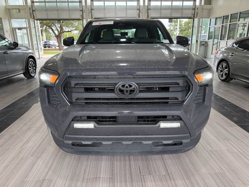 Used 2025 Toyota Tacoma SR5 AWD/4WD image 2