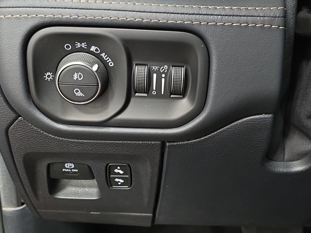 Used 2021 RAM 1500 Limited AWD/4WD image 27