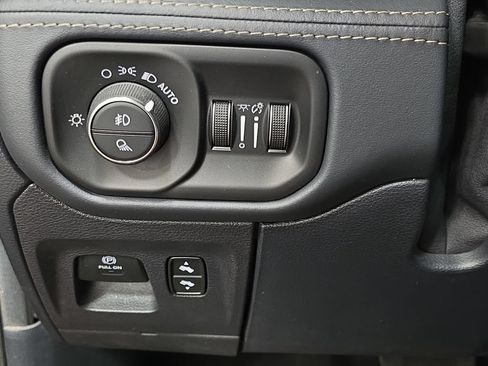 Used 2021 RAM 1500 Limited AWD/4WD image 27