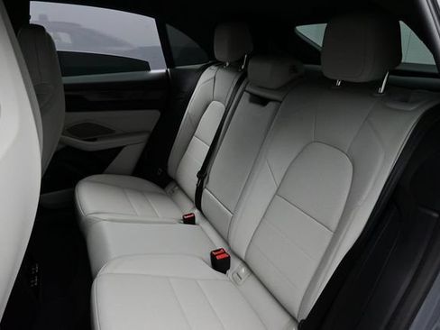 Certified 2025 Porsche Macan Turbo Electric AWD/4WD image 14