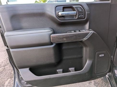 Used 2020 Chevrolet Silverado 1500 LTZ AWD/4WD image 15