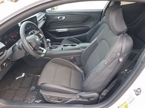 Used 2024 Ford Mustang GT RWD image 9