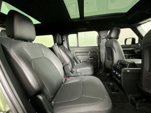 Used 2026 Land Rover Defender 130 X-Dynamic SE image 23