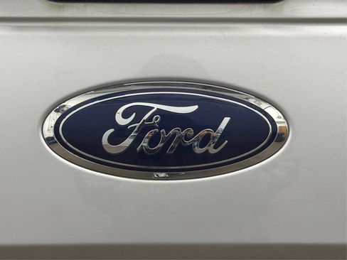 Used 2016 Ford F150 XLT RWD image 38