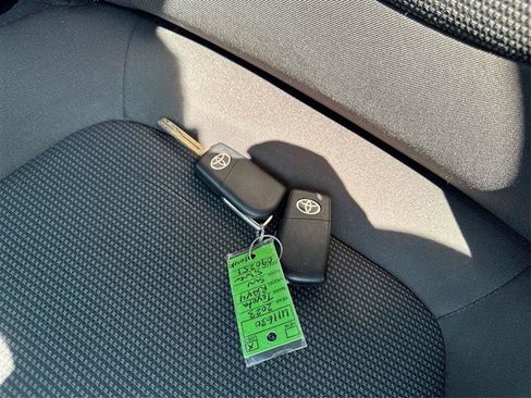 Used 2023 Toyota RAV4 LE AWD/4WD image 25