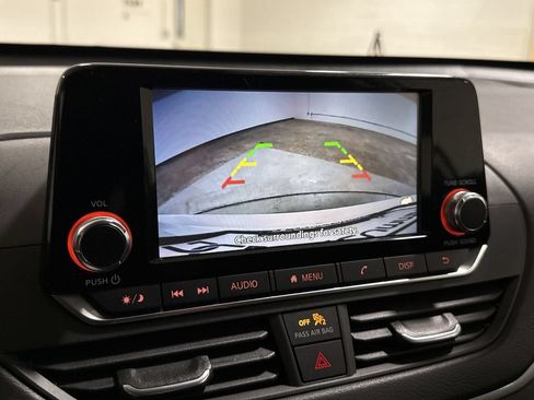 Used 2024 Nissan Altima 2.5 S FWD image 15