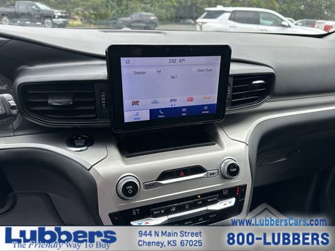 Used 2021 Ford Explorer XLT AWD/4WD image 16