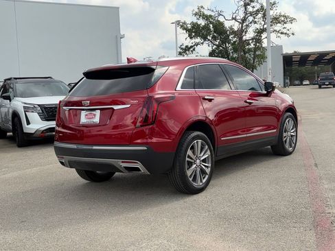 Used 2022 Cadillac XT5 Premium Luxury w/ Technology Package AWD/4WD image 5