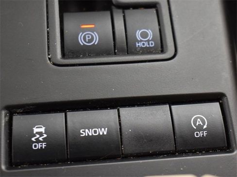 Used 2022 Toyota Highlander XLE image 22