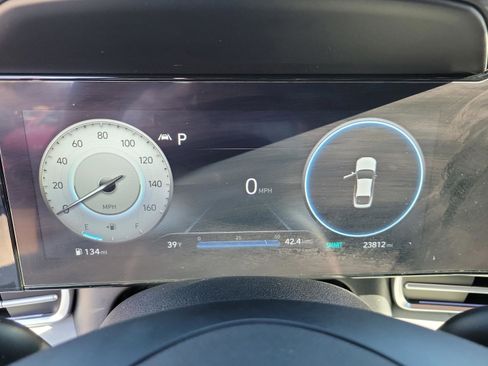 Used 2023 Hyundai Elantra Limited image 38