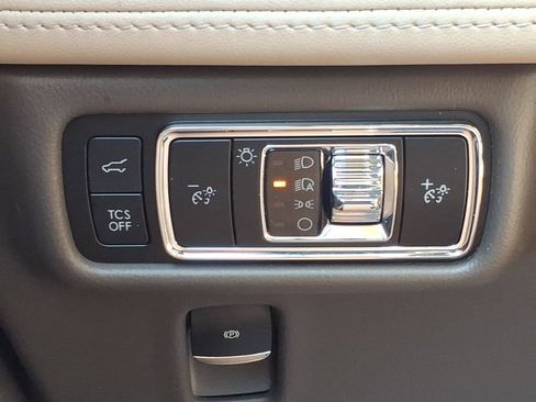 Used 2023 Lincoln Nautilus Reserve AWD/4WD image 15