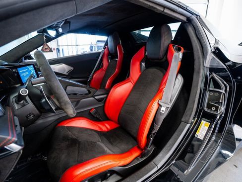 Used 2021 Chevrolet Corvette Stingray w/ Z51 Performance Package image 40