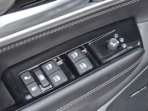 Used 2024 Jeep Wagoneer Series III image 15