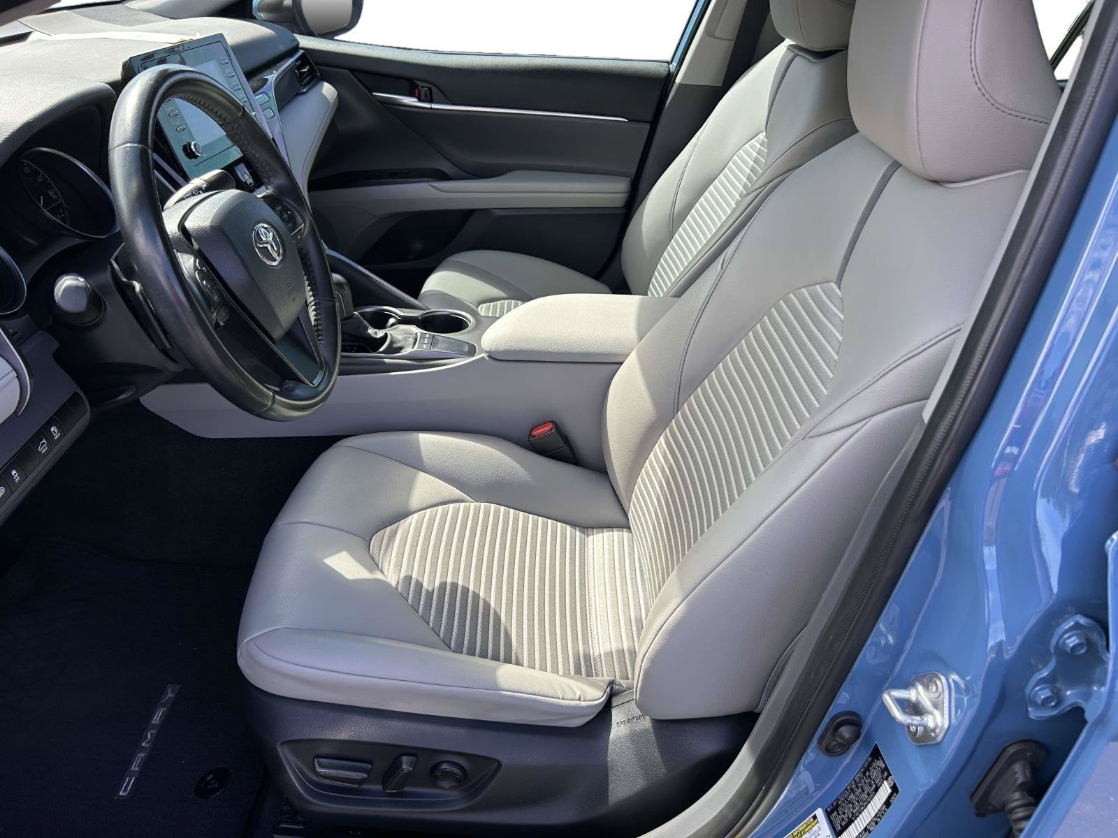 Used 2023 Toyota Camry SE FWD image 9