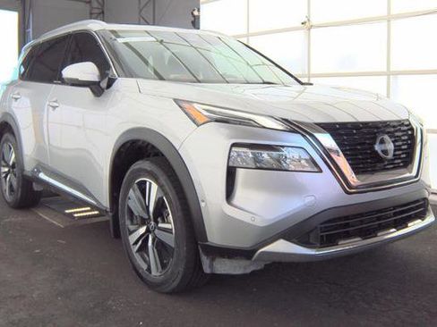 Used 2023 Nissan Rogue Platinum w/ Platinum Premium Package image 2