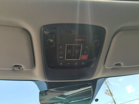 Used 2025 Kia Carnival SX Prestige FWD image 28