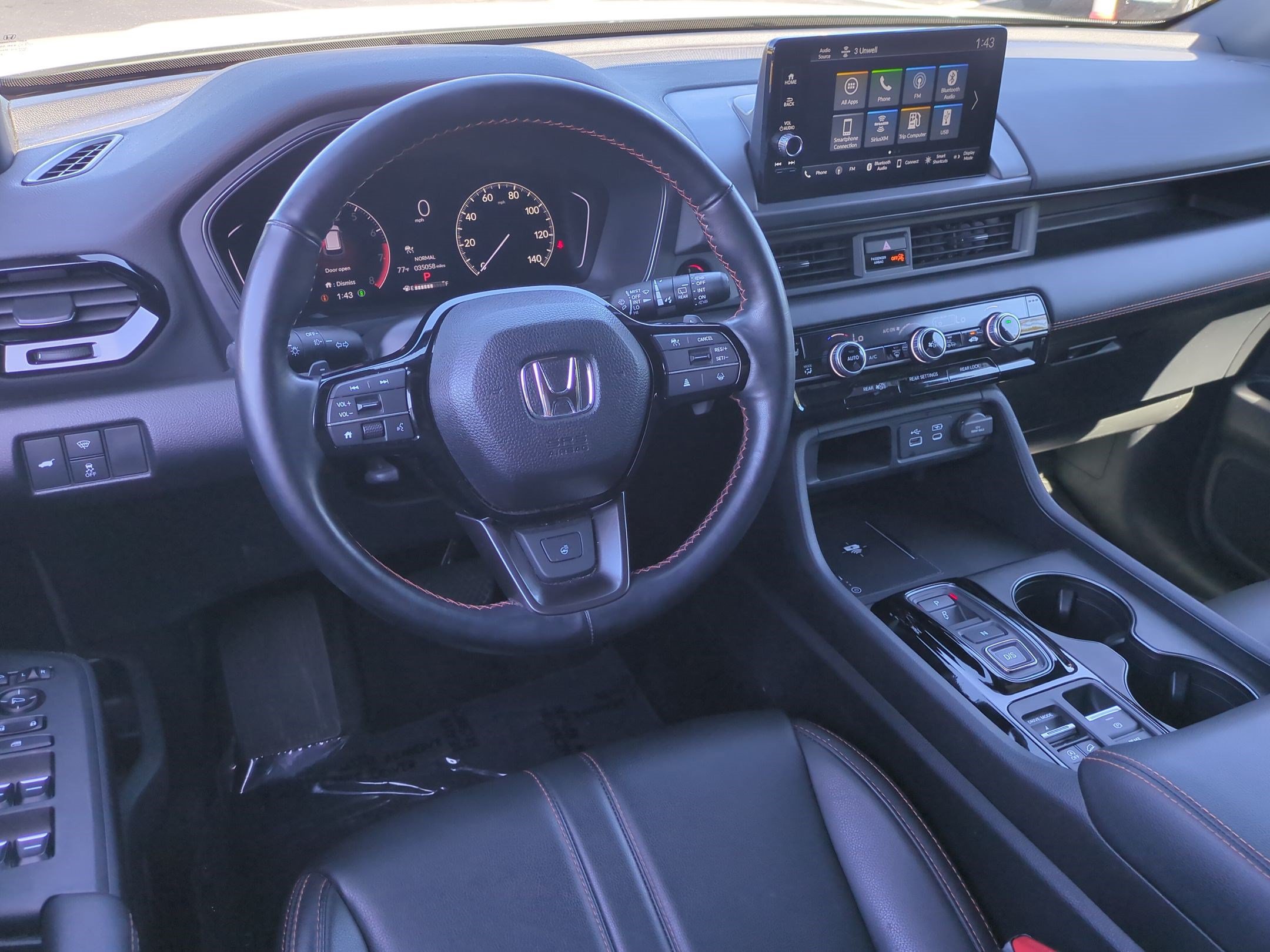 Used 2025 Honda Pilot TrailSport image 26