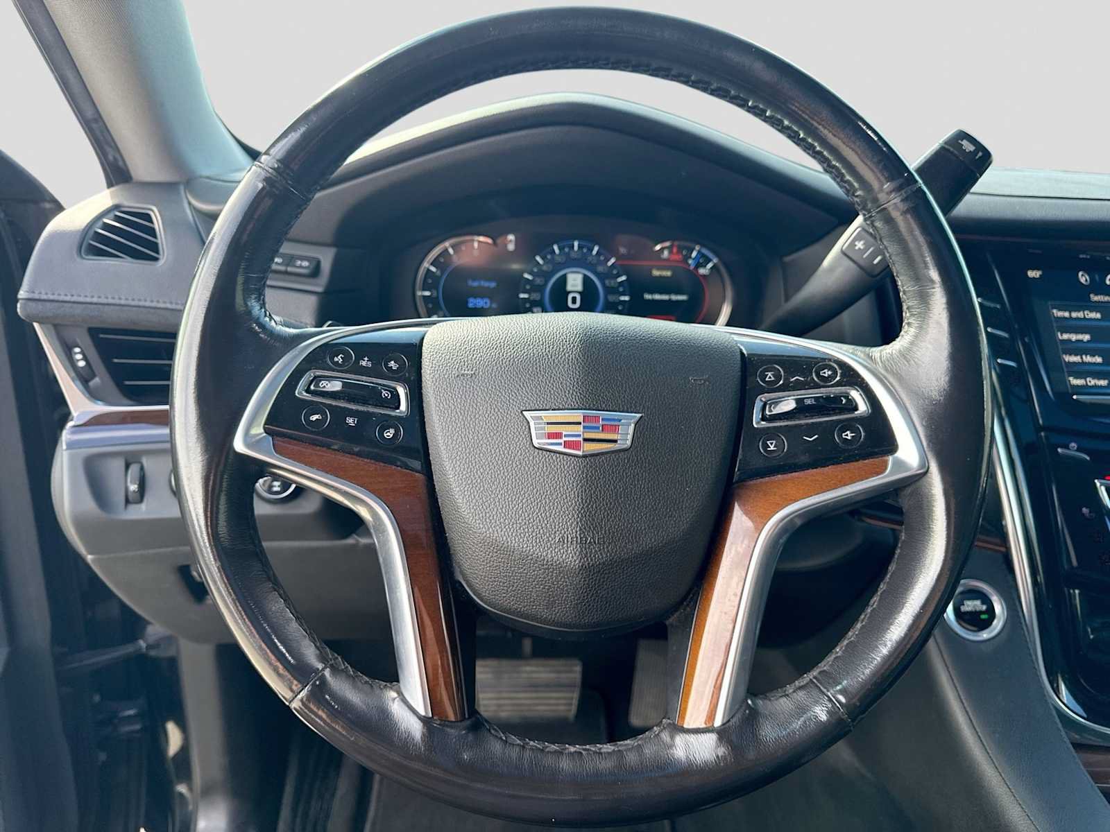 Used 2018 Cadillac Escalade ESV Premium Luxury AWD/4WD image 24
