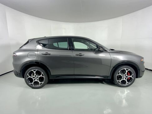 New 2025 Alfa Romeo Tonale w/ Premium Package image 3