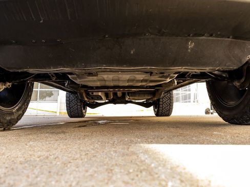 Used 2022 Chevrolet Tahoe LT w/ Luxury Package image 14