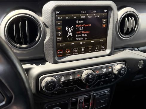 Used 2023 Jeep Gladiator Sport AWD/4WD image 19