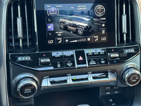 New 2026 Lexus LX 700h Luxury image 26