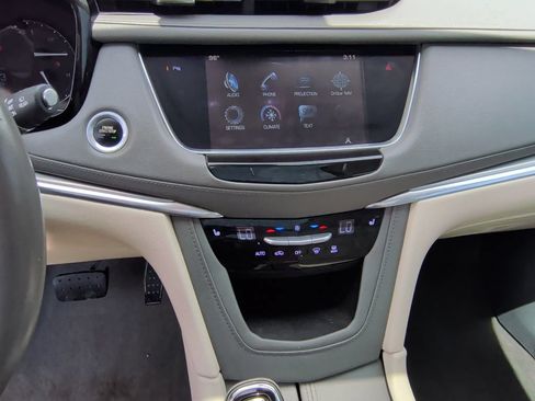 Used 2017 Cadillac XT5 Luxury w/ Driver Awareness Package FWD image 24