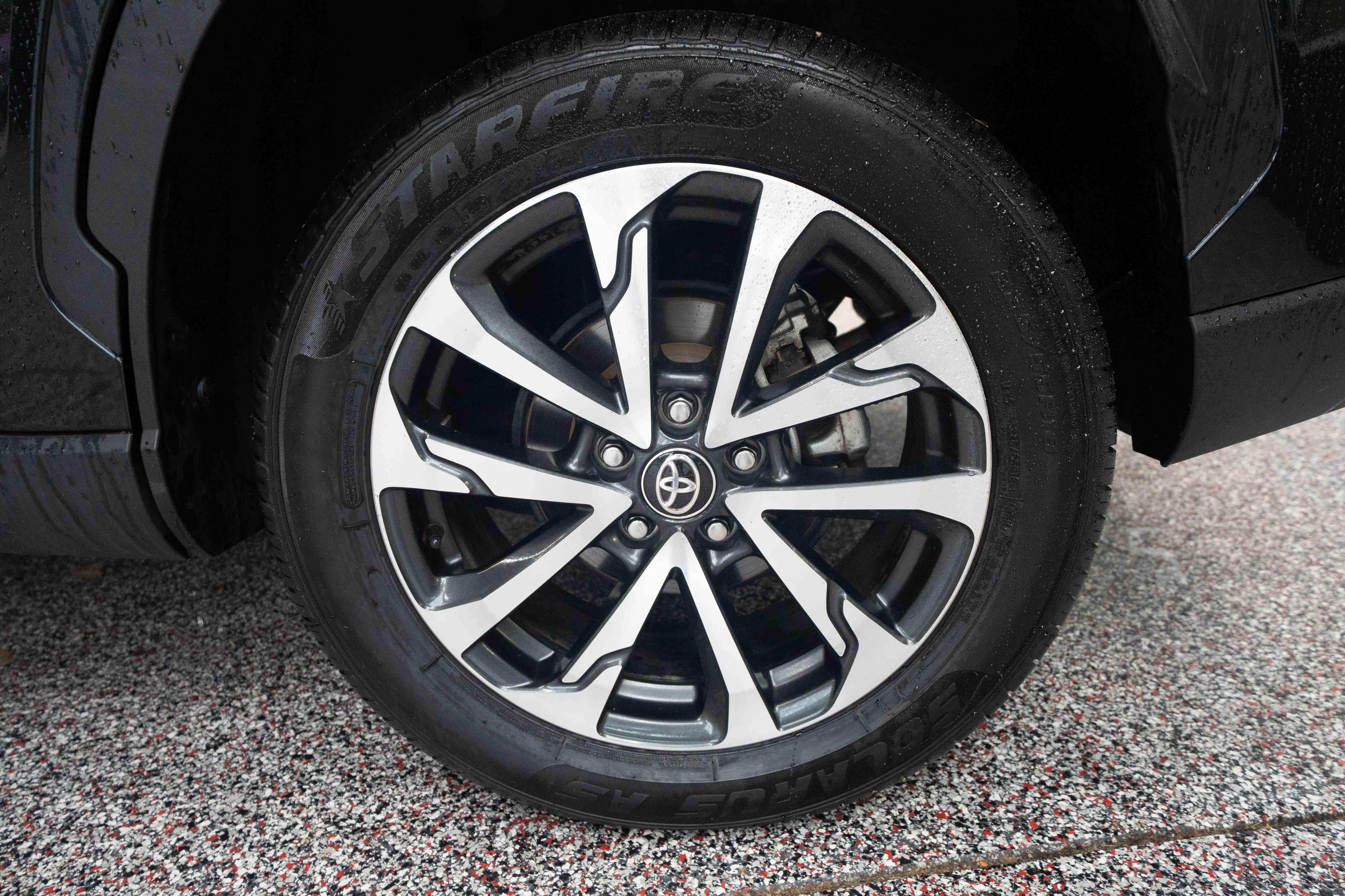 Used 2025 Toyota Corolla Cross XLE AWD/4WD image 29