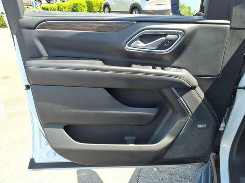 Used 2021 Chevrolet Suburban Premier image 10