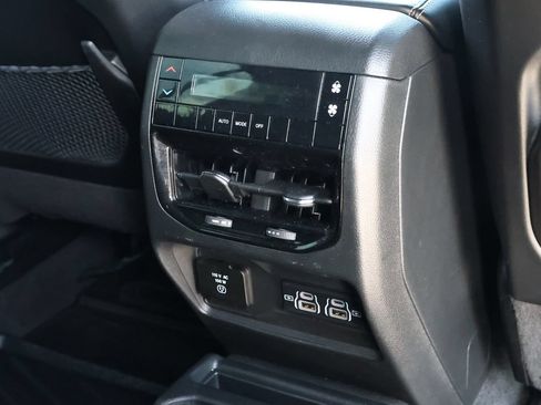 Used 2024 Jeep Grand Cherokee L Altitude AWD/4WD image 34