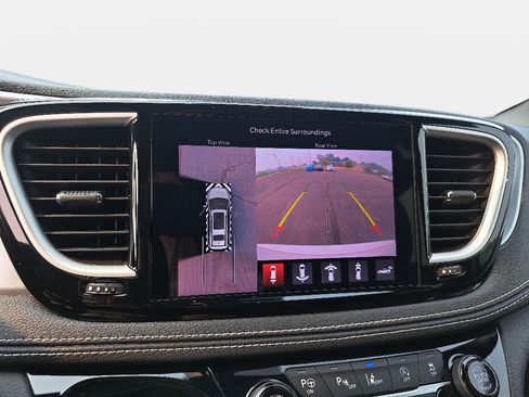 Certified 2023 Chrysler Pacifica Touring-L w/ Uconnect Theater Family Group AWD/4WD image 25