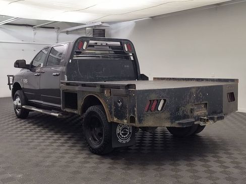 Used 2018 RAM 3500 SLT w/ Luxury Group image 3