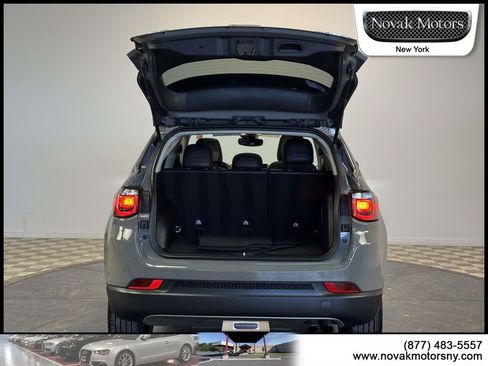 Used 2022 Jeep Compass Limited w/ Sun and Sound Group AWD/4WD image 11