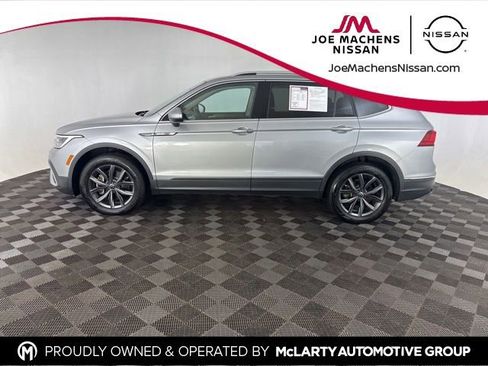 Used 2023 Volkswagen Tiguan SE AWD/4WD image 8