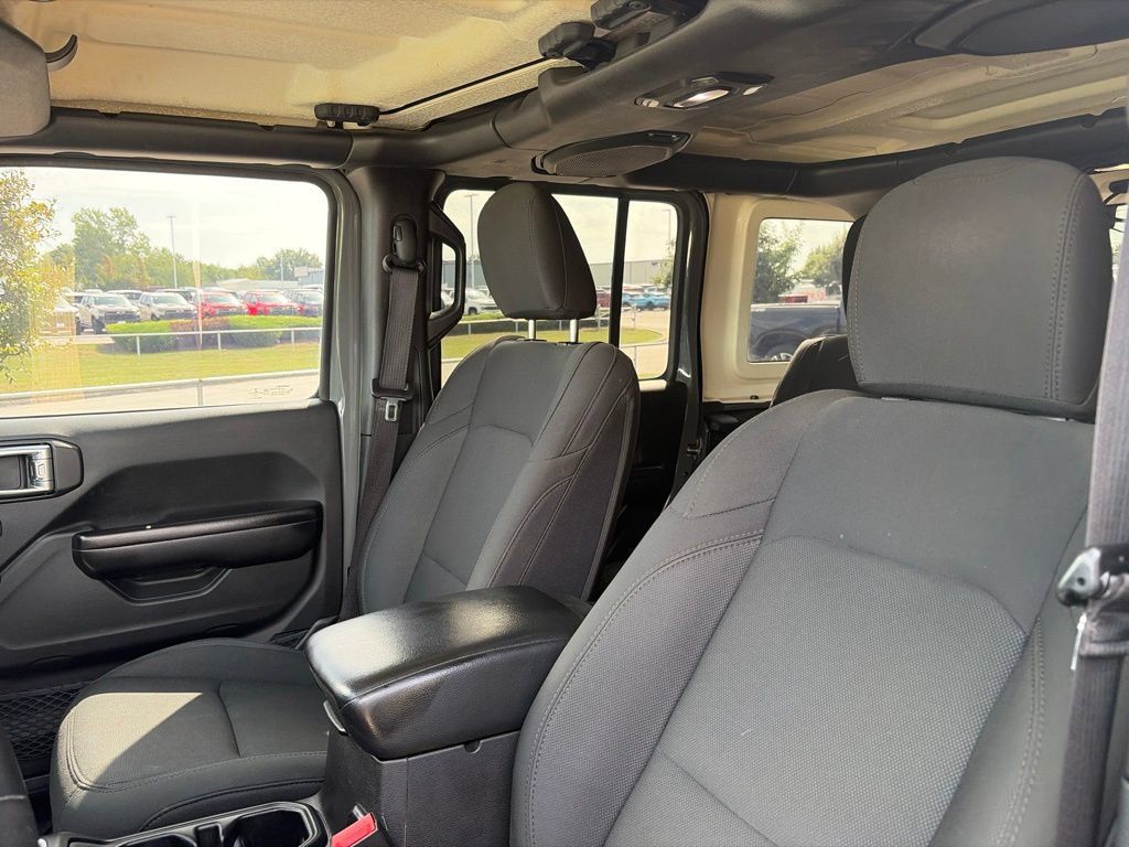 Used 2018 Jeep Wrangler Unlimited Sport S AWD/4WD image 40