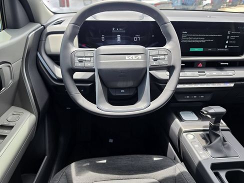 New 2027 Kia Seltos S FWD image 13
