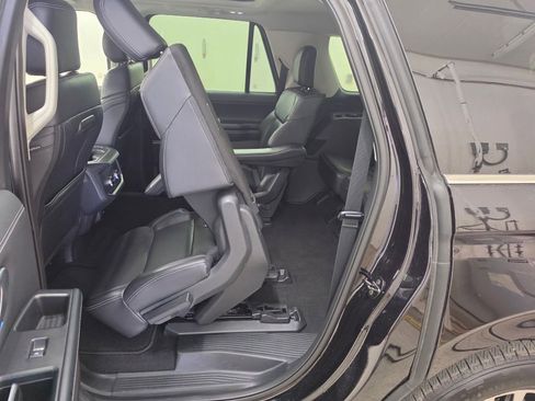 Used 2025 Ford Expedition Max Platinum AWD/4WD image 9