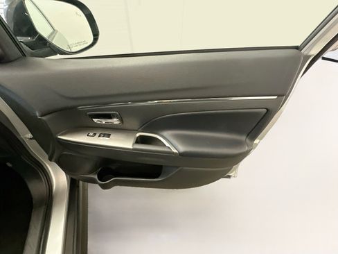 Used 2024 Mitsubishi Outlander Sport AWD image 32