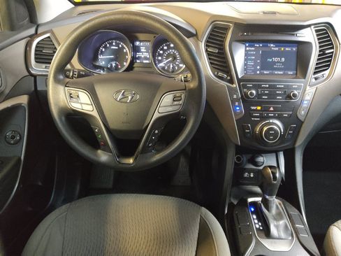 Used 2018 Hyundai Santa Fe SE AWD/4WD image 22