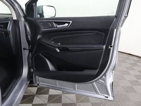 Used 2024 Ford Edge Titanium image 21