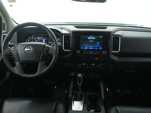 Used 2024 Nissan Frontier SL w/ Technology Package image 16