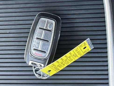 Used 2020 Chrysler Pacifica Touring-L Plus w/ Tire & Wheel Group FWD image 40