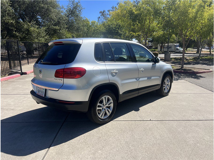 Used 2013 Volkswagen Tiguan S FWD image 7