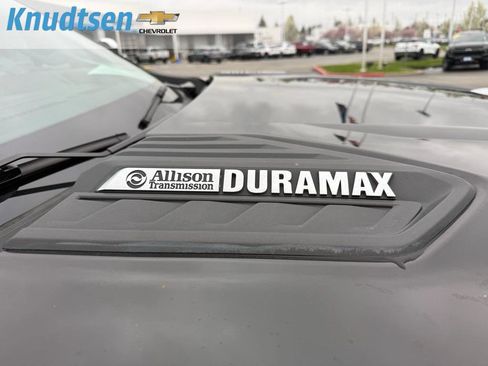 Used 2024 Chevrolet Silverado 3500 LTZ w/ LTZ Premium Package image 11