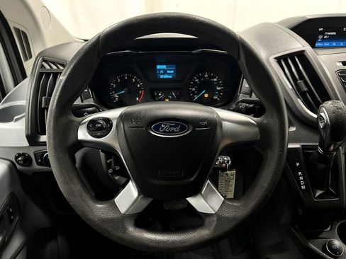 Used 2018 Ford Transit 350 XLT image 19