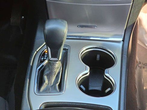 Used 2018 Jeep Grand Cherokee Laredo image 21