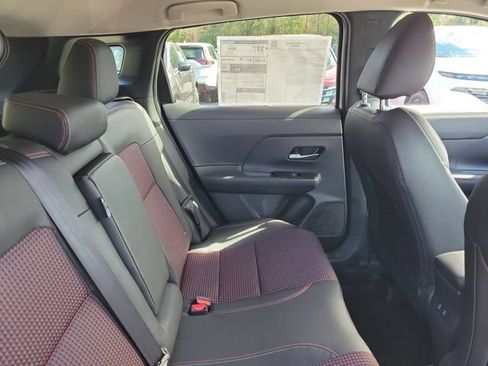 New 2026 Nissan Kicks SR FWD image 27