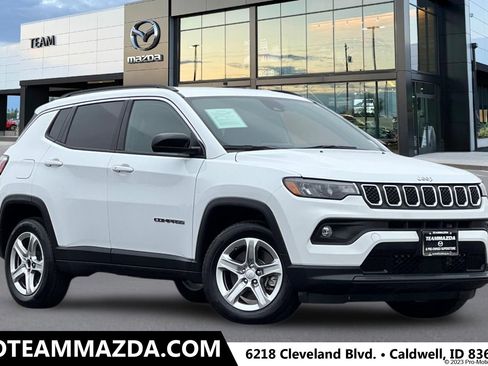Used 2023 Jeep Compass Latitude image 1