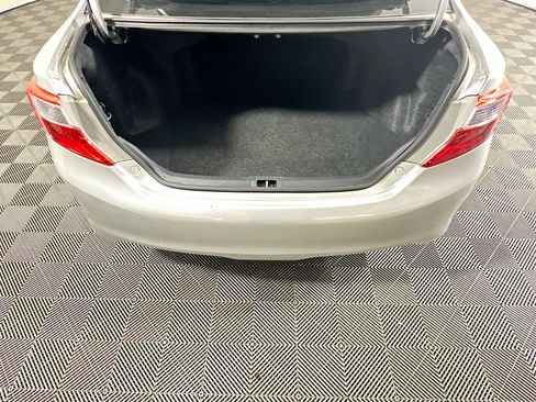 Used 2013 Toyota Camry SE FWD image 30